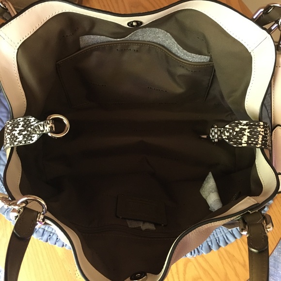 ❌SOLD❌ Coach Colorblock Edie 28 with Snakeskin - Picture 13 of 16